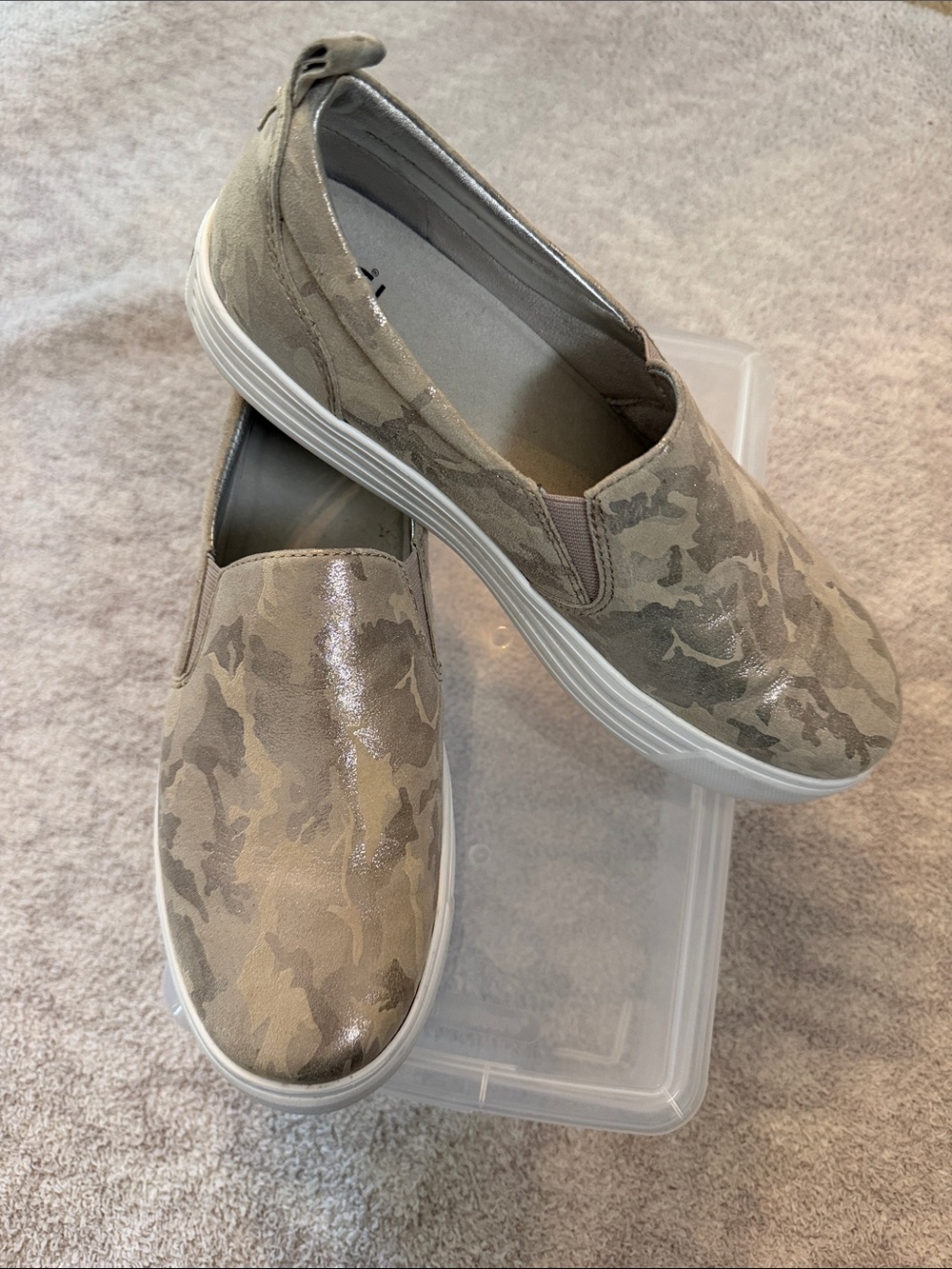 Earth Women's Taupe Camo Slip-On Flats